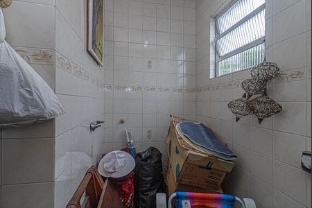 Casa para alugar com 180m², 2 quartos e 2 vagas Casa para alugar com 180m², 2 quartos e 2 vagasBanheiro de Serviço