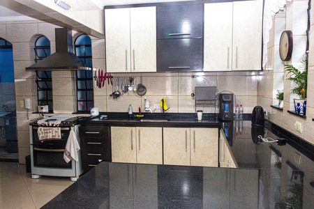 Cozinha de casa à venda com 4 quartos, 300m² em Jardim Santa Helena, São Paulo