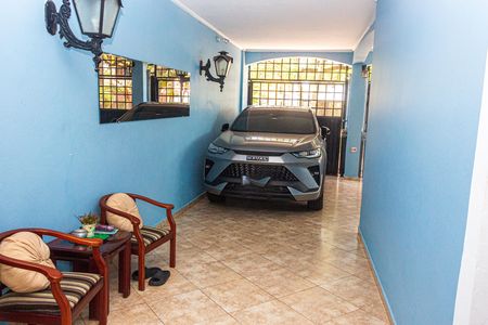 Garagem de casa à venda com 4 quartos, 300m² em Jardim Santa Helena, São Paulo