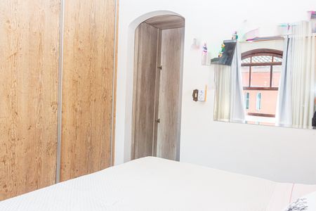 Suíte master de casa à venda com 4 quartos, 300m² em Jardim Santa Helena, São Paulo