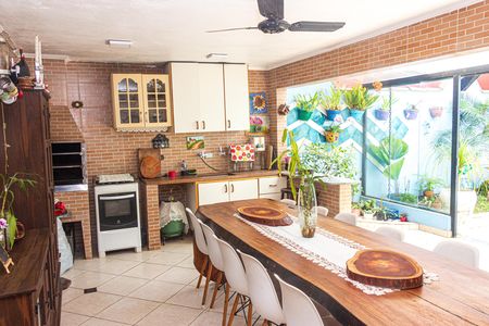 Espaço Gourmet de casa à venda com 4 quartos, 300m² em Jardim Santa Helena, São Paulo