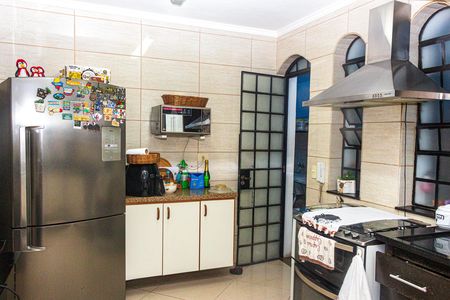 Cozinha de casa à venda com 4 quartos, 300m² em Jardim Santa Helena, São Paulo