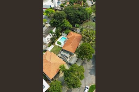 Casa à venda com 891m², 5 quartos e 6 vagas Casa à venda com 891m², 5 quartos e 6 vagasVista