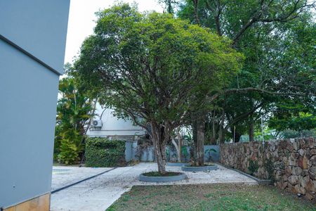 Casa à venda com 891m², 5 quartos e 6 vagas Casa à venda com 891m², 5 quartos e 6 vagasQuintal