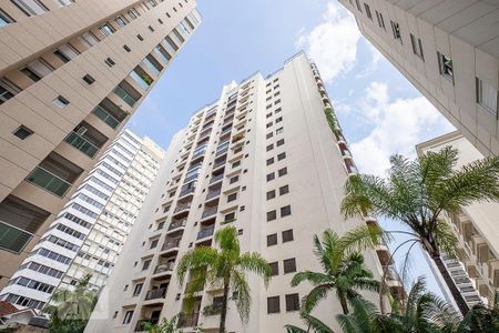 Apartamento à venda com 170m², 4 quartos e 2 vagas Apartamento à venda com 170m², 4 quartos e 2 vagasFachada