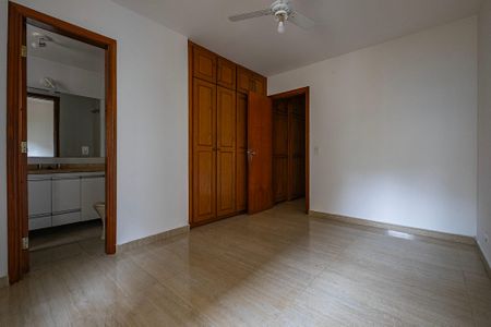 Apartamento à venda com 170m², 4 quartos e 2 vagas Apartamento à venda com 170m², 4 quartos e 2 vagasSuíte 2