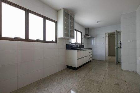 Apartamento à venda com 170m², 4 quartos e 2 vagas Apartamento à venda com 170m², 4 quartos e 2 vagasCozinha