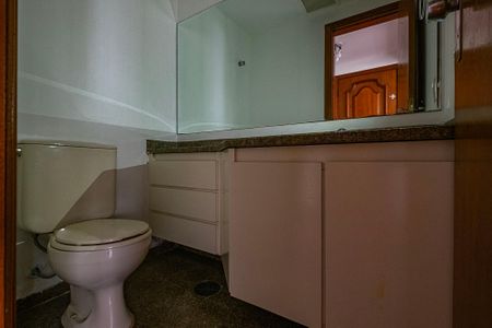Apartamento à venda com 170m², 4 quartos e 2 vagas Apartamento à venda com 170m², 4 quartos e 2 vagasLavabo