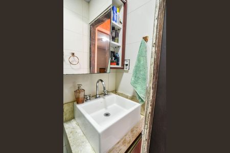 Casa à venda com 146m², 2 quartos e 2 vagasBanheiro 1