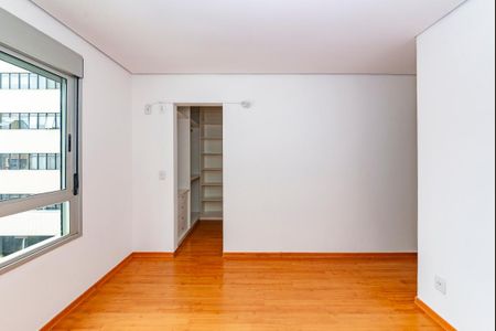 Apartamento à venda com 80m², 2 quartos e 2 vagasSuíte 1