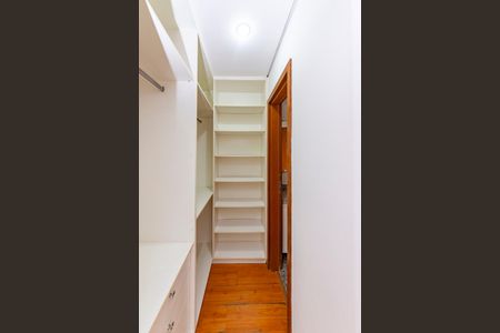 Apartamento à venda com 80m², 2 quartos e 2 vagasCloset da suíte 1