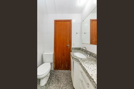 Apartamento à venda com 80m², 2 quartos e 2 vagasBanheiro da Suíte 1