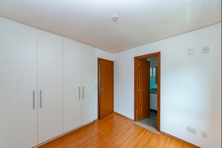 Apartamento à venda com 80m², 2 quartos e 2 vagasSuíte 2