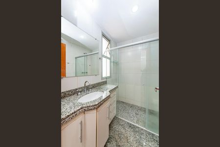 Apartamento à venda com 80m², 2 quartos e 2 vagasBanheiro da Suíte 1