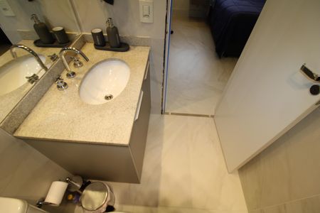Apartamento à venda com 104m², 3 quartos e 2 vagasQuarto 2 - Banheiro