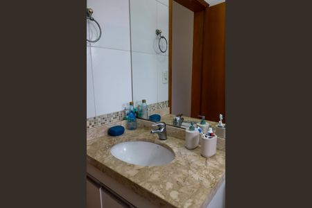 Casa à venda com 162m², 4 quartos e 4 vagas Casa à venda com 162m², 4 quartos e 4 vagasBanheiro