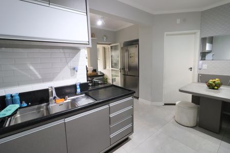 Apartamento à venda com 170m², 4 quartos e 2 vagasCozinha