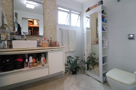 Apartamento à venda com 170m², 4 quartos e 2 vagasBanheiro da Suíte 1