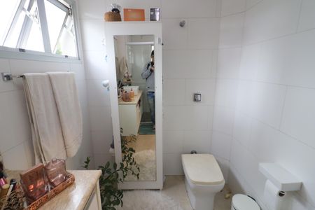 Apartamento à venda com 170m², 4 quartos e 2 vagasBanheiro da Suíte 1