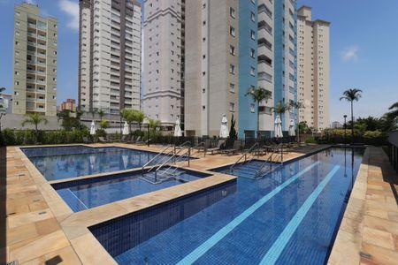 Apartamento à venda com 60m², 2 quartos e 2 vagasÁrea Comum - Piscina