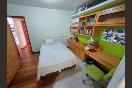 Casa à venda com 3 quartos, 260m² em Itaipu, Niterói