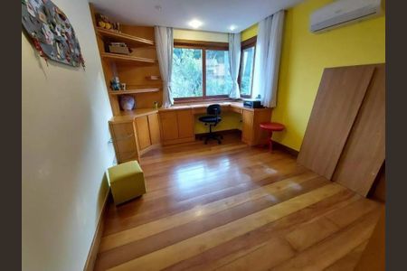 Casa à venda com 3 quartos, 260m² em Itaipu, Niterói