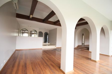 Casa para alugar com 3 quartos, 300m² em Jardim Leonor, São Paulo