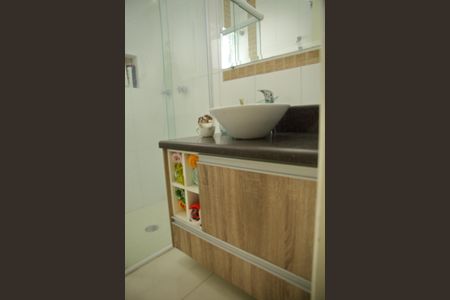 Casa à venda com 122m², 2 quartos e 2 vagasBanheiro 