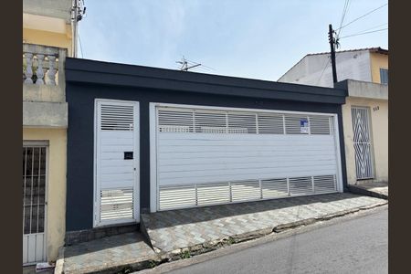 Casa à venda com 122m², 2 quartos e 2 vagasFachada 