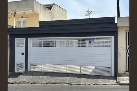 Casa à venda com 122m², 2 quartos e 2 vagasFachada 