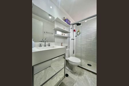 Apartamento à venda com 76m², 3 quartos e 2 vagas Apartamento à venda com 76m², 3 quartos e 2 vagasBanheiro da Suíte