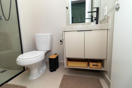 Banheiro de kitnet/studio à venda com 1 quarto, 25m² em Perdizes, São Paulo