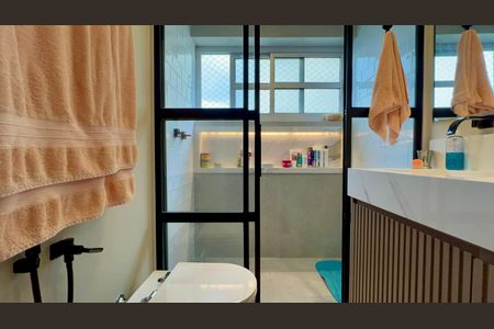 Apartamento à venda com 130m², 3 quartos e 2 vagasBanheiro da Suíte