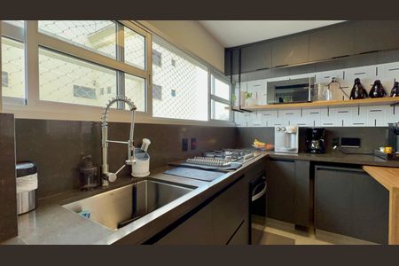 Apartamento à venda com 130m², 3 quartos e 2 vagasCozinha