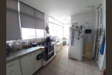 Apartamento para alugar com 150m², 4 quartos e 1 vaga Apartamento para alugar com 150m², 4 quartos e 1 vagaCozinha