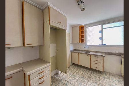 Apartamento à venda com 140m², 3 quartos e 2 vagasCozinha