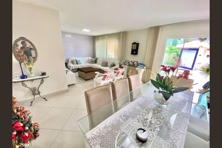 Casa à venda com 3 quartos, 200m² em Vargem Grande, Rio de Janeiro