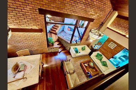 Casa à venda com 4 quartos, 240m² em Itaipu, Niterói