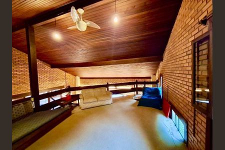 Casa à venda com 4 quartos, 240m² em Itaipu, Niterói