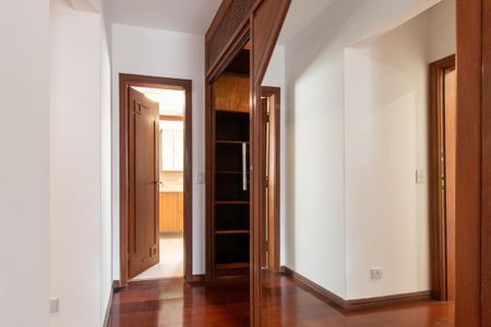 Apartamento para alugar com 159m², 3 quartos e 2 vagas Apartamento para alugar com 159m², 3 quartos e 2 vagasCloset da Suíte