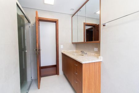 Apartamento para alugar com 159m², 3 quartos e 2 vagas Apartamento para alugar com 159m², 3 quartos e 2 vagasBanheiro Social