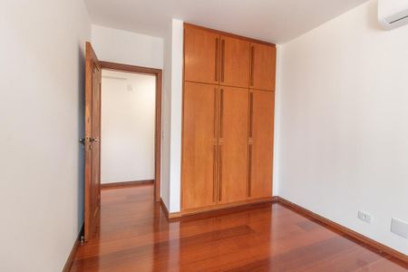 Apartamento para alugar com 159m², 3 quartos e 2 vagas Apartamento para alugar com 159m², 3 quartos e 2 vagasQuarto 2