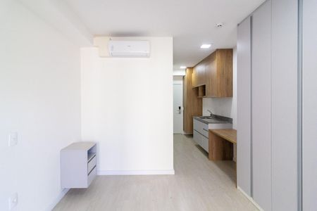 Quarto de kitnet/studio para alugar com 1 quarto, 30m² em Santo Amaro, São Paulo