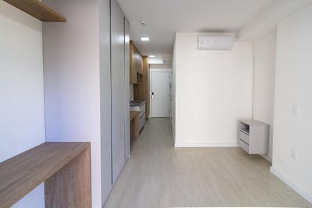 Quarto de kitnet/studio para alugar com 1 quarto, 30m² em Santo Amaro, São Paulo