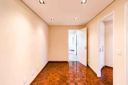 Apartamento para alugar com 254m², 4 quartos e 4 vagas Apartamento para alugar com 254m², 4 quartos e 4 vagasCorredor