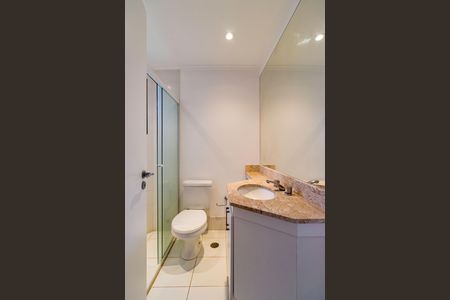 Apartamento para alugar com 254m², 4 quartos e 4 vagas Apartamento para alugar com 254m², 4 quartos e 4 vagasBanheiro da Suíte 1