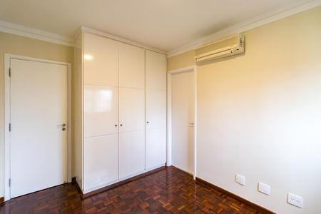 Apartamento para alugar com 254m², 4 quartos e 4 vagas Apartamento para alugar com 254m², 4 quartos e 4 vagasSuíte 2