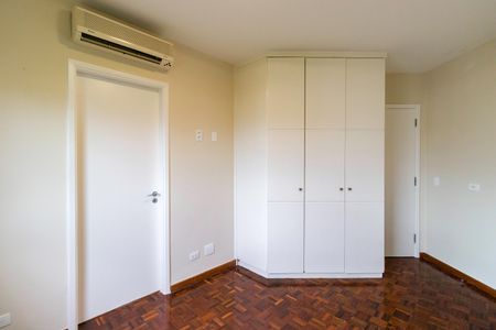 Apartamento para alugar com 254m², 4 quartos e 4 vagas Apartamento para alugar com 254m², 4 quartos e 4 vagasSuíte 3