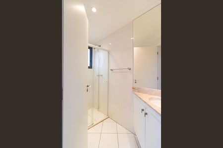 Apartamento para alugar com 254m², 4 quartos e 4 vagas Apartamento para alugar com 254m², 4 quartos e 4 vagasBanheiro da Suíte 3