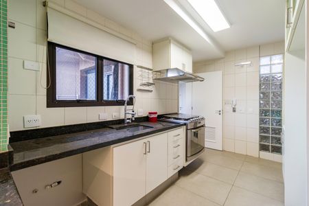 Apartamento para alugar com 254m², 4 quartos e 4 vagas Apartamento para alugar com 254m², 4 quartos e 4 vagasCozinha